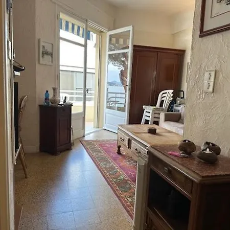 Provence-style Sea Across The Street Apartment *