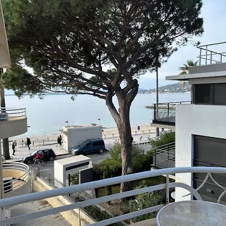 Provence-style Sea Across The Street Apartment *