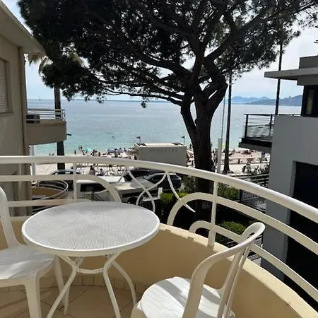 Apartment Provence-style Sea Across The Street *