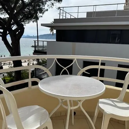 Apartment Provence-style Sea Across The Street Antibes